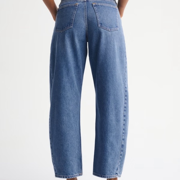 Curve Love Mid Rise Barrel Jean (short - Picture 5 of 9